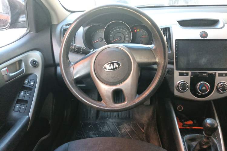 Used Kia Forte 2014 1.6L MT GL Steering Wheel