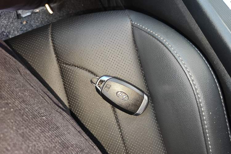 Used Hyundai Elantra 2021 1.5L CVT LUX Prestige Edition Vehicle Key