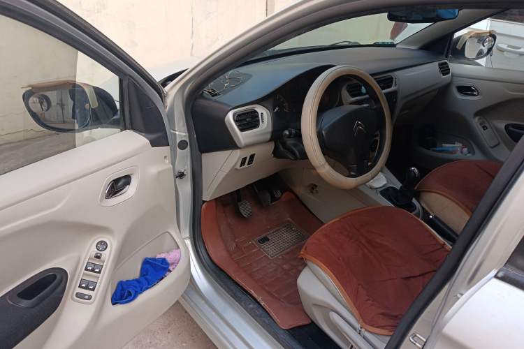 Used Citroen Elysee 2015 Zhishang Edition 1.6L Manual Fashion Model