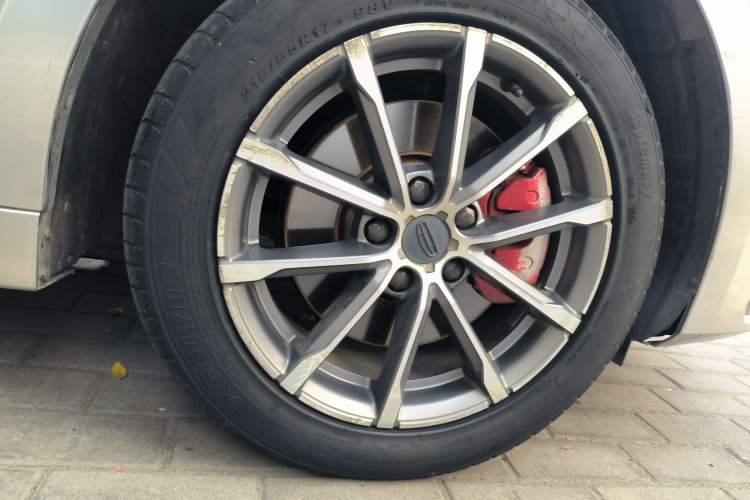 Used Geely Auto Emgrand GT 2021 1.8T Flagship Edition+ Right Front Wheel Hub