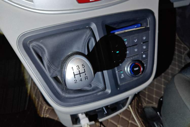 Used JAC Refine M4 2021 2.0L Manual Commercial Edition