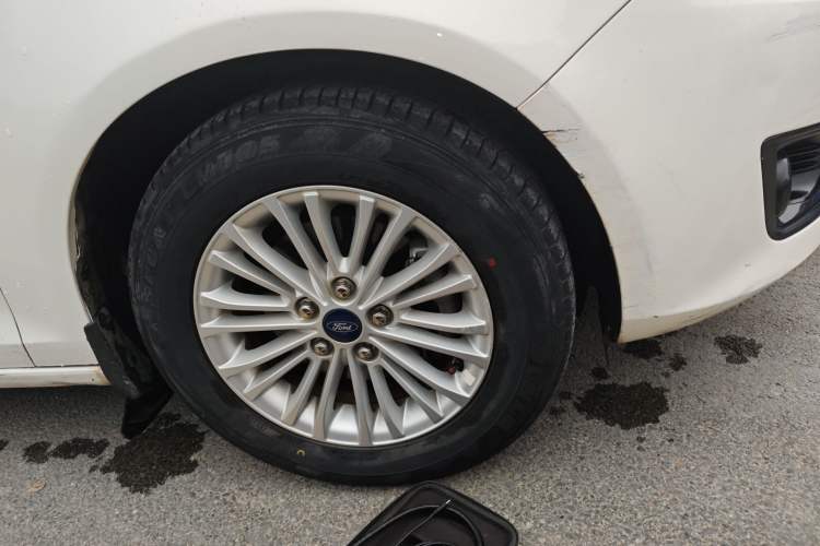 Used Ford Escort 2015 1.5L Automatic Comfort Edition
