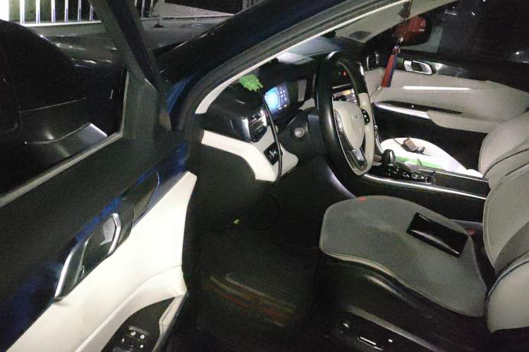 Used Lynk & Co 01 2017 2.0T Two-Wheel Drive Zhaopu Version
