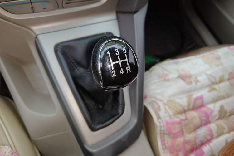 Used Ford Focus 2012 Sedan 1.6L Manual Comfort Model Gear Lever