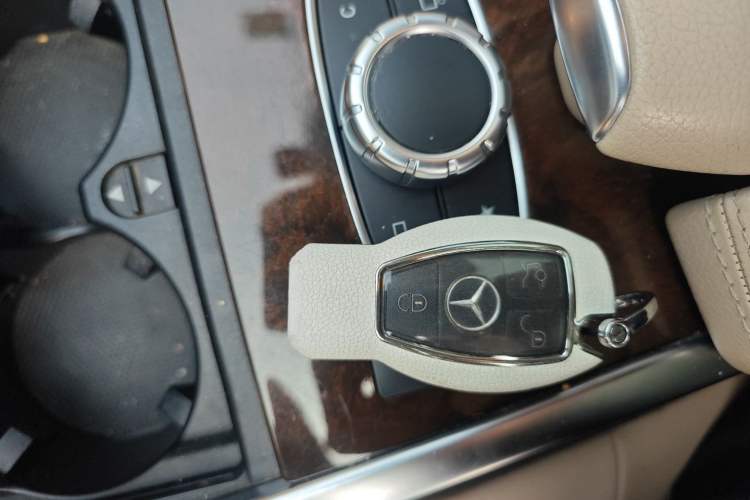 Used Mercedes-Benz E-Class 2015 Facelift E 200 L