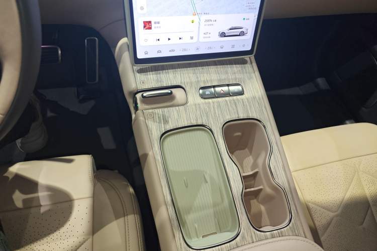 Used Nio ET7 2024 75 kWh Executive Edition
