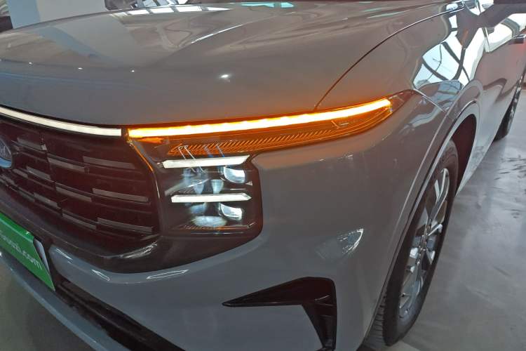 Used Ford Edge 2023 Ford Explorer L 2.0T EcoBoost Four-Wheel Drive 7-Seater Supreme Model