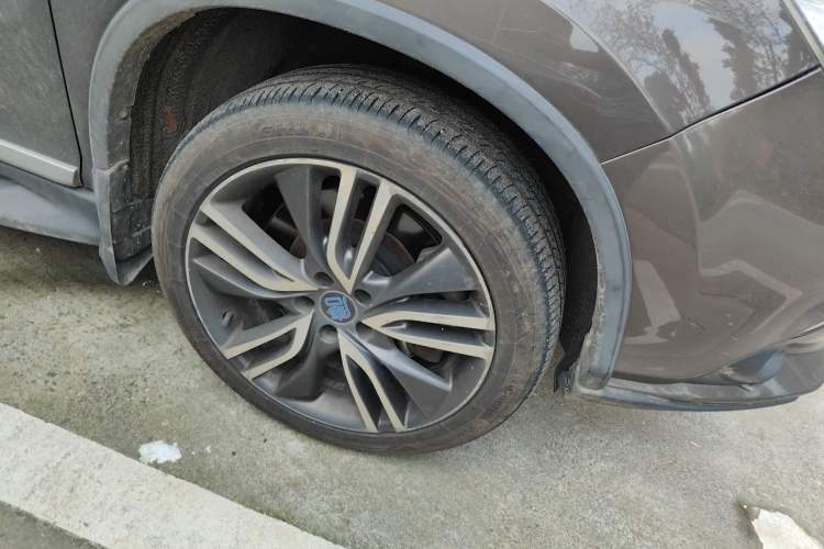 Used BYD Tang New Energy 2017 2.0T All-Wheel Drive Hyatt Model
