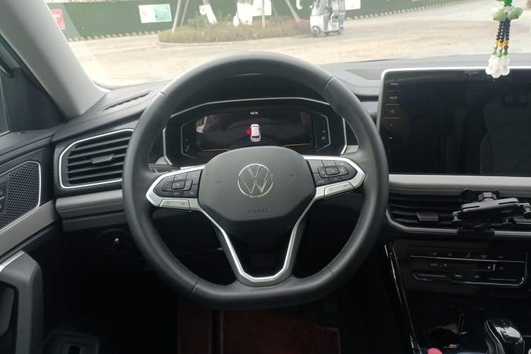 Used Volkswagen Tayron 2023 330TSI Two-Wheel-Drive Luxury Plus Advanced Version Steering Wheel