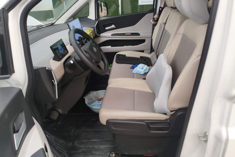 Used CHANGAN KUAYUE Starlight EV 2025 Model 3-Passenger Van, 350 km, Luxury Edition Left Front Seat