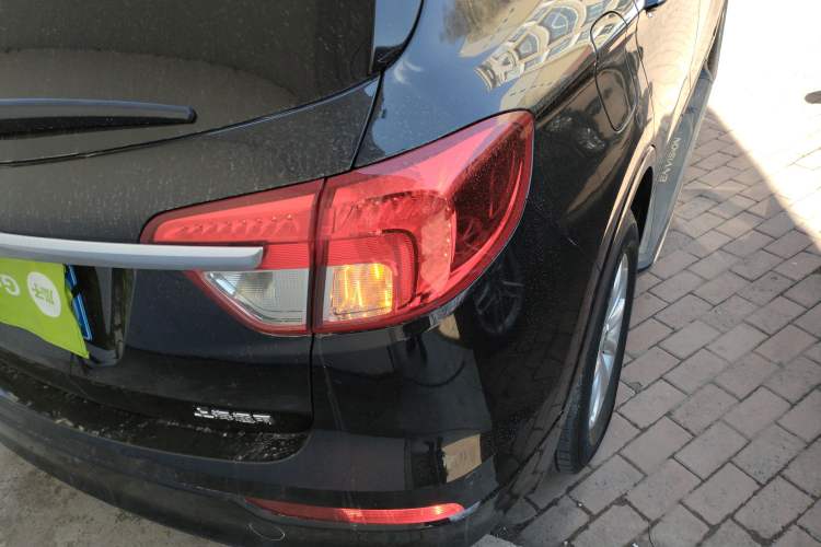 Used Buick Envision 2014 28T Four-Wheel Drive All-Terrain Flagship Edition Right Rear Taillight