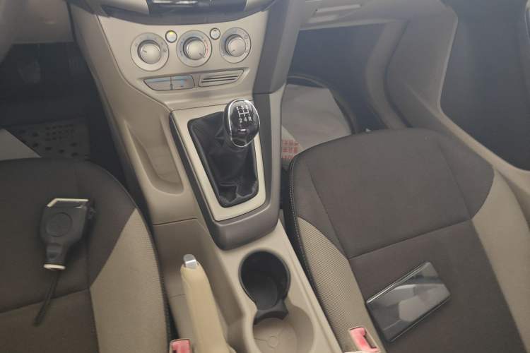 Used Ford Focus 2012 Sedan 1.6L Manual Comfort Model
