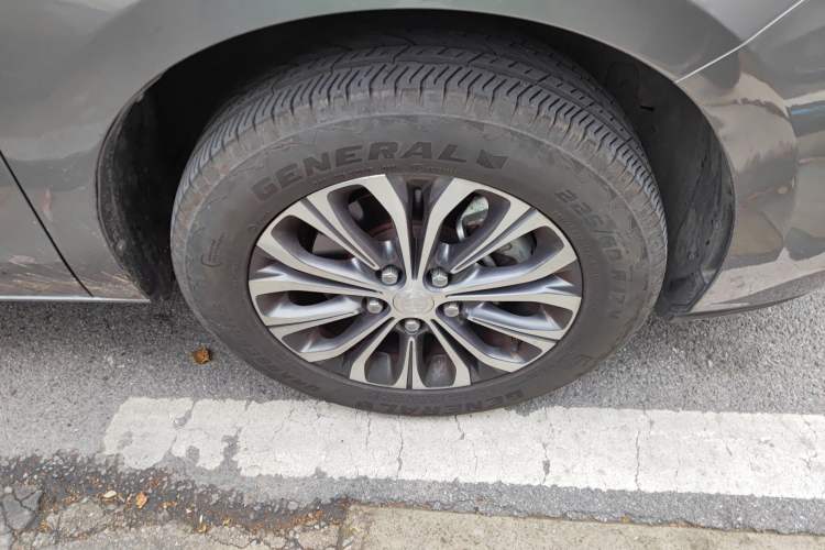 Used Buick GL8 2020 Land Cruiser Executive Class 652T Comfort Model
