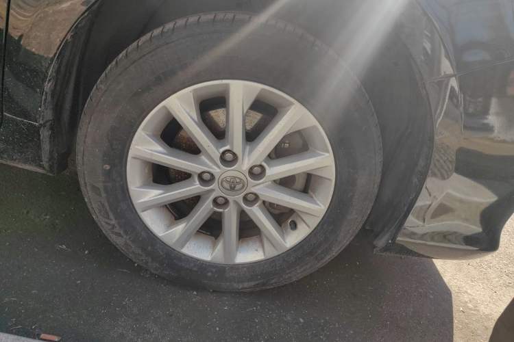 Used Toyota Camry 2012 2.5G Luxury Navigation Edition Right Front Wheel Hub