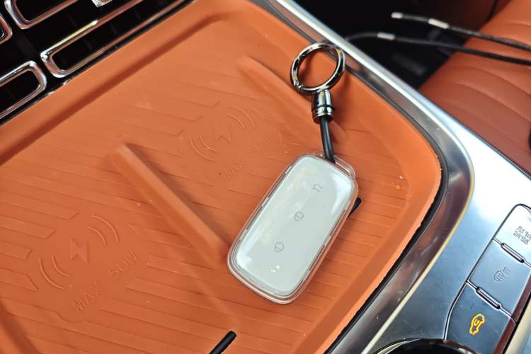 Used Geely Galaxy M9 2025 Model 210km Four-Wheel-Drive Leading Edition