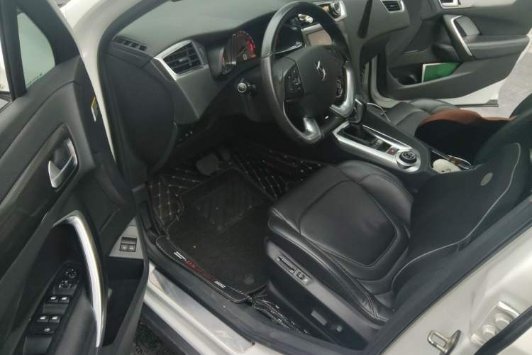 Used DS 6 2016 1.6T Luxury Edition THP160
