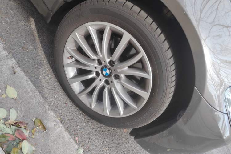 Used BMW 5 Series 2014 525Li Luxury Design Package Right Front Wheel Hub