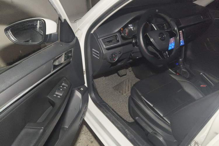 Used Volkswagen Bora 2016 1.6L Automatic Comfort Model Driver Seat