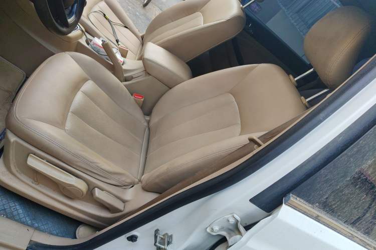 Used Baojun 730 2014 1.5L manual Comfort ESP version 7 seats