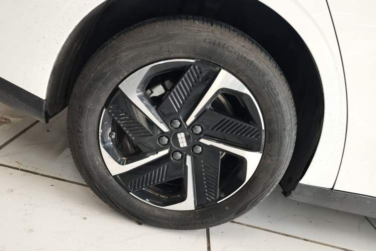 Used Geely Galaxy L6 2024 125km PLUS Dragon Edition Right Rear Wheel Hub