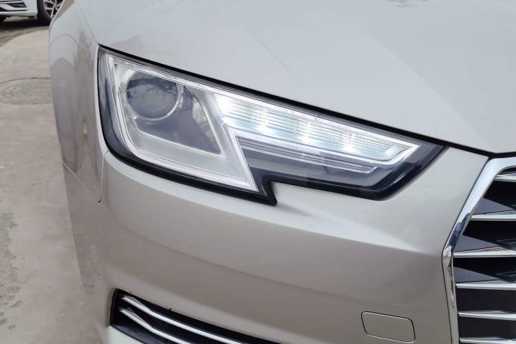 Used Audi A4L 2018 30th Anniversary Edition 30 TFSI Ambition Model