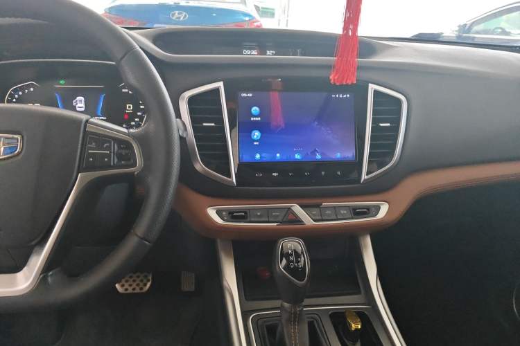 Used Geely Auto Vision X6 2018 1.4T CVT 4G Connected Luxury Version