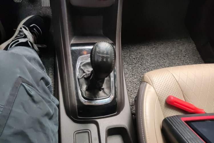 Used Baojun 310W 2017 1.5L Manual Fashion Model China V