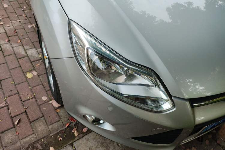 Used Ford Focus 2012 Sedan 1.6L Automatic Fashion Edition