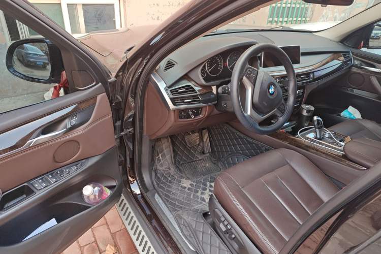 Used BMW X5 2017 xDrive28i
