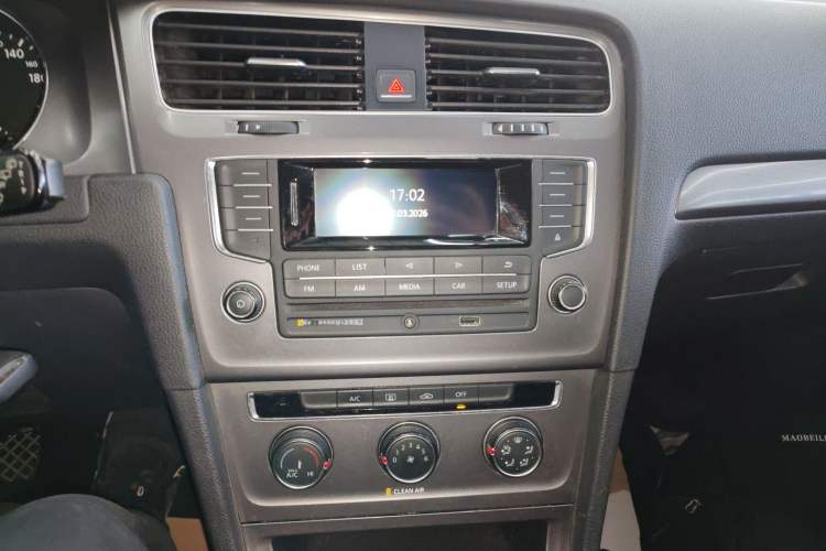 Used Volkswagen Golf 2016 1.6L Manual Fashion Edition
