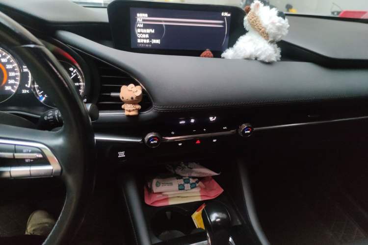 Used Mazda 3 Axela 2020 2.0L Automatic Luxury Version Audio And AC Panel