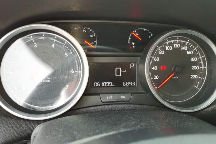 Used Peugeot 408 2015 1.2T Automatic Luxury Edition Instrument Cluster
