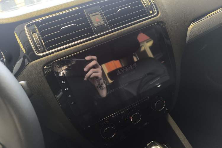 Used Volkswagen Sagitar 2017 1.6L Automatic Comfort Model
