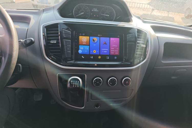 Used SAIC MAXUS Xintu V80 2021 2.0T Manual Classic Aoyuntong Short Wheelbase Mid-Height 7/8/9-Seater