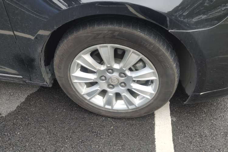 Used Buick LaCrosse 2012 2.4L SIDI Elegant Edition Right Front Wheel Hub