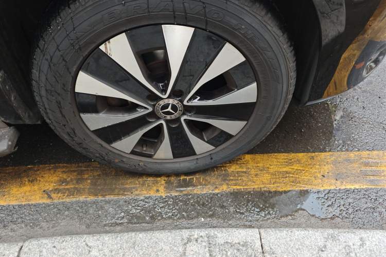 Used Mercedes-Benz Vito 2020 2.0T Business Version 7 Seats Right Front Wheel Hub