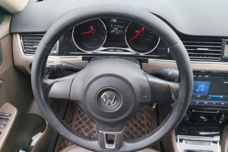 Used Volkswagen Bora 2014 1.4 TSI Manual Comfort Model Steering Wheel