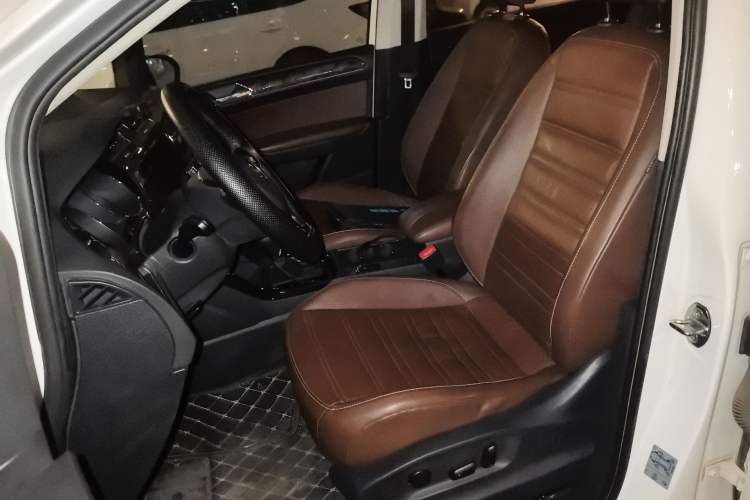 Used Volkswagen Touran 2016 Volkswagen Touran L 330TSI DSG Luxury Edition