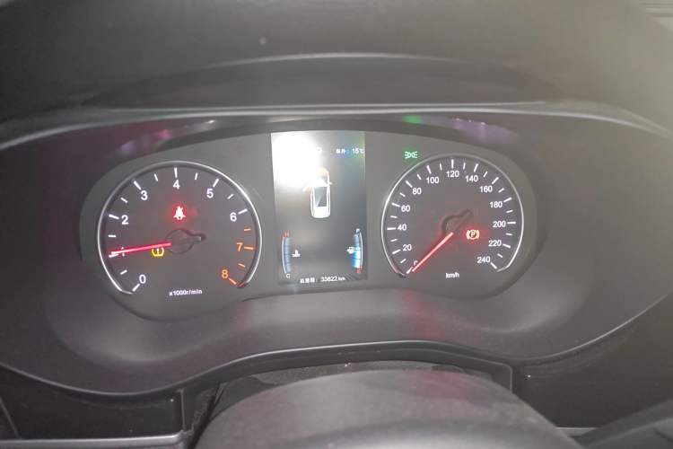 Used BYD Song MAX 2018 1.5T Automatic Smart Connect Luxury 6-Seater Instrument Cluster