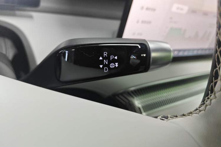 Used XPeng X9 2024 702 Ultra-Long Range Pro
