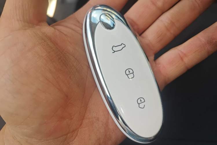 Used Dongfeng NAMMI 01 2024 New Edition 430 Max Smart+ Vehicle Key