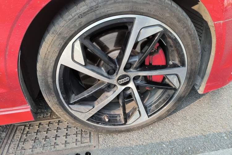Used Audi S3 2019 S3 2.0T Limousine Right Front Wheel Hub