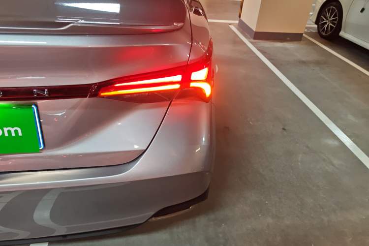 Used Toyota Avalon 2023 2.5L Luxury Edition Exterior 3