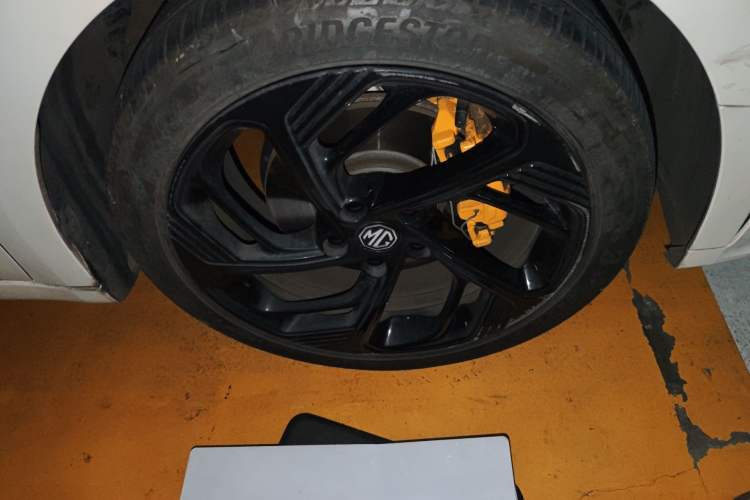 Used MG 6 2021 Pro 1.5T Automatic Trophy Smart Drive Flagship Edition Right Front Wheel Hub