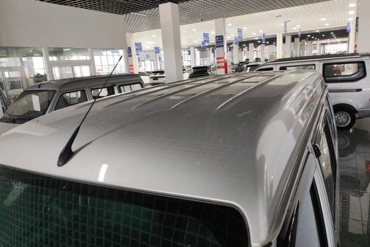 Used Wuling Zhiguang 2023 1.5L Practical Version 5/7 Seats Roof