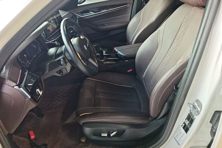 Used BMW 5 Series 2022 Second Facelift 525Li M Sport Package
