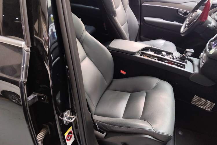 Used Volvo XC90 2020 T5 Smart Drive Luxury Edition 5 Seats
