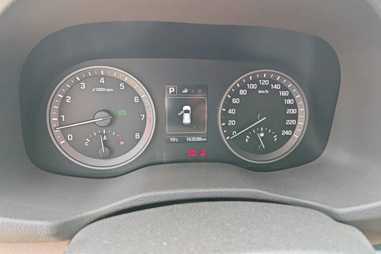 Used Hyundai Tucson 2015 1.6T Dual-Clutch Two-Wheel-Drive Leading Model Instrument Cluster