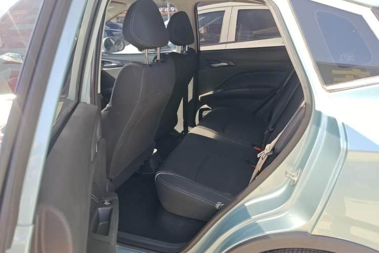 Used NETA V 2021 Standard Range Entertainment Version – Upgraded Model Left Rear Seat