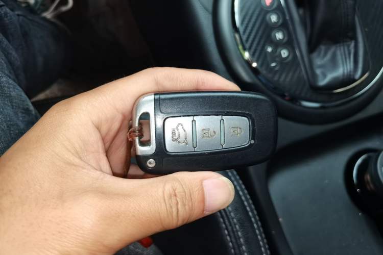 Used Kia Sportage R 2012 2.0L Automatic Two-Wheel Drive NAVI Vehicle Key